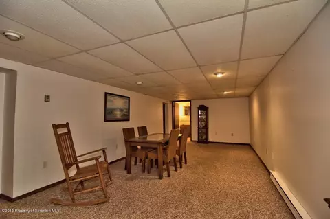 110 Apache Dr, Old Forge, PA 18518 photo 32