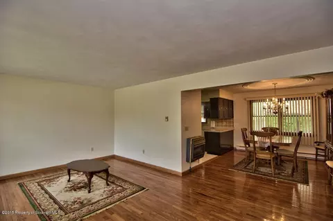 110 Apache Dr, Old Forge, PA 18518 photo 9