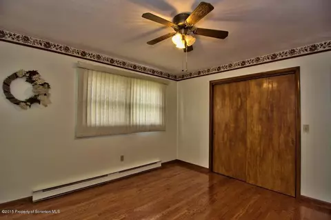 110 Apache Dr, Old Forge, PA 18518 photo 17