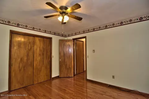 110 Apache Dr, Old Forge, PA 18518 photo 18