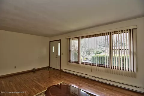 110 Apache Dr, Old Forge, PA 18518 photo 11