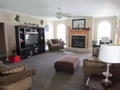 121 Ryan Dr, Moosic, PA 18507 photo 2