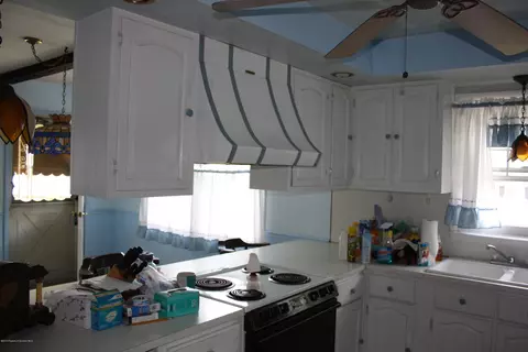 232 Walnut St, Moosic, PA 18507 photo 5