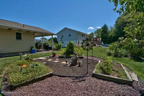 100 Stonecrest Dr, Moosic, PA 18507 photo 29