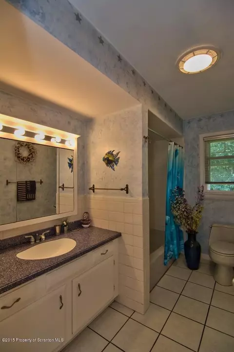 100 Stonecrest Dr, Moosic, PA 18507 photo 20