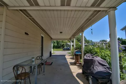 100 Stonecrest Dr, Moosic, PA 18507 photo 27