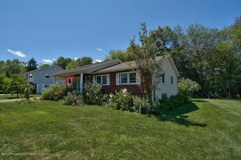100 Stonecrest Dr, Moosic, PA 18507 photo 35