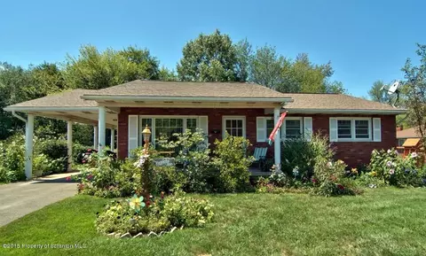 100 Stonecrest Dr, Moosic, PA 18507 photo 1