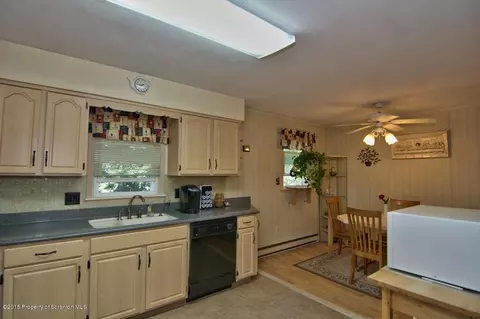 100 Stonecrest Dr, Moosic, PA 18507 photo 13