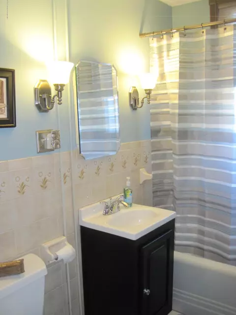 103 Cherry St, Dunmore, PA 18512 photo 16