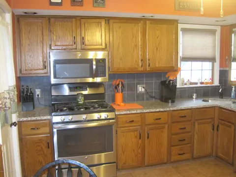 103 Cherry St, Dunmore, PA 18512 photo 11