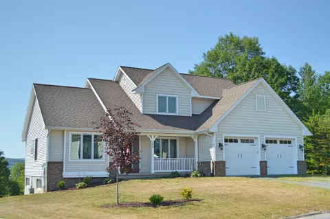 104 Tudy Ln, Olyphant, PA 18447 photo 1