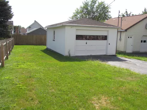 707 E Grant St, Olyphant, PA 18447 photo 21