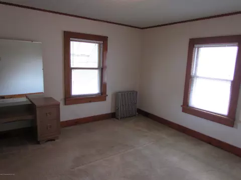 707 E Grant St, Olyphant, PA 18447 photo 13