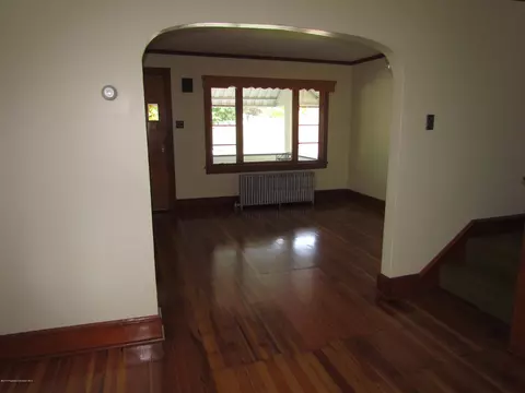 707 E Grant St, Olyphant, PA 18447 photo 9