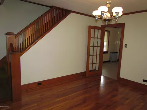 707 E Grant St, Olyphant, PA 18447 photo 2