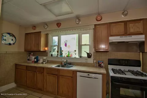 632 Hickory St, Scranton, PA 18505 photo 12