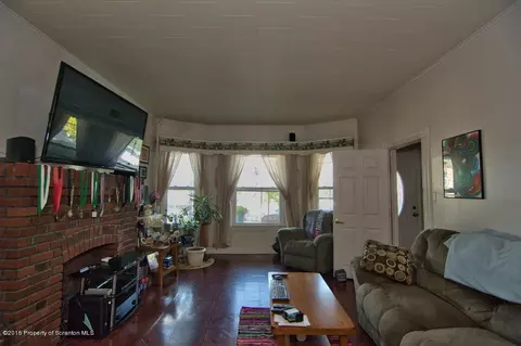 632 Hickory St, Scranton, PA 18505 photo 3