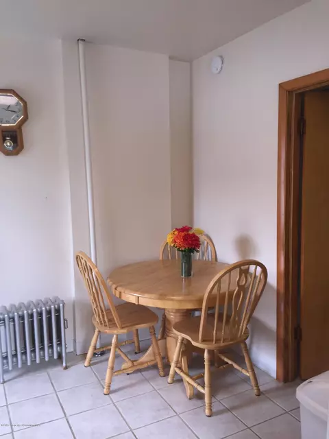 834 E Scott St, Olyphant, PA 18447 photo 4