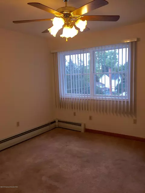 834 E Scott St, Olyphant, PA 18447 photo 9