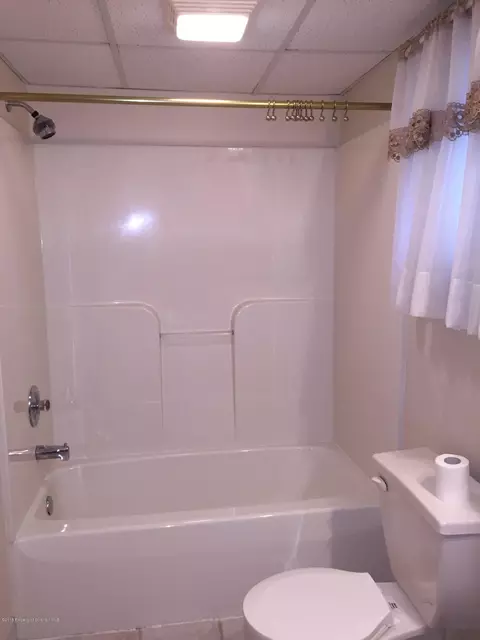 834 E Scott St, Olyphant, PA 18447 photo 17