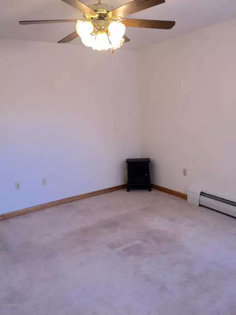 834 E Scott St, Olyphant, PA 18447 photo 8