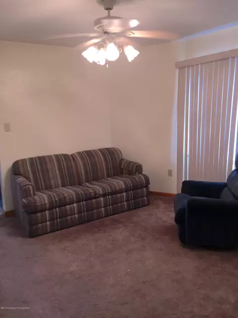834 E Scott St, Olyphant, PA 18447 photo 7