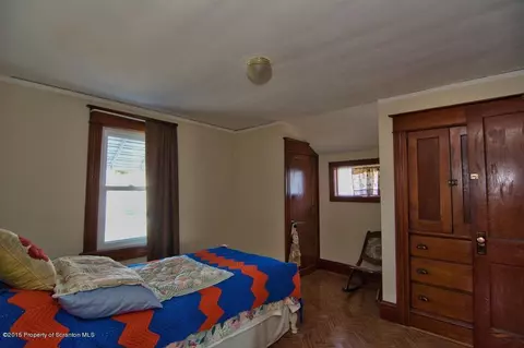 615 E Pine St, Olyphant, PA 18447 photo 18