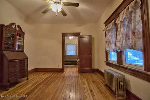 615 E Pine St, Olyphant, PA 18447 photo 9