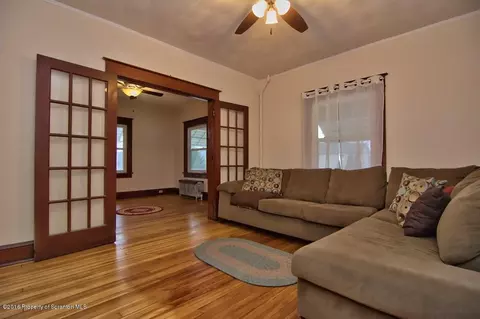 615 E Pine St, Olyphant, PA 18447 photo 5