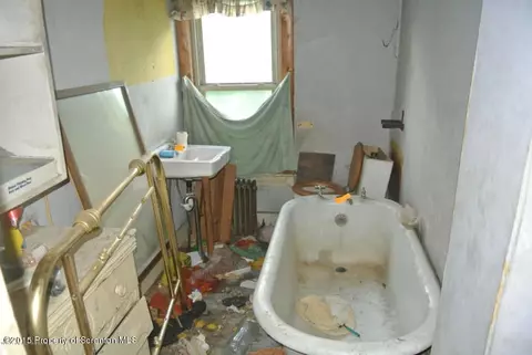 720 Eynon St, Scranton, PA 18504 photo 6
