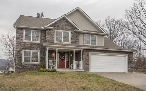 100 Margaret Dr, Olyphant, PA 18447 photo 2