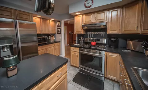 100 Margaret Dr, Olyphant, PA 18447 photo 8