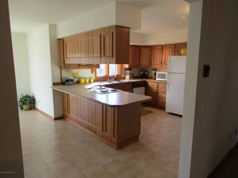 1 La Mesa Dr, Hazleton, PA 18202 photo 12