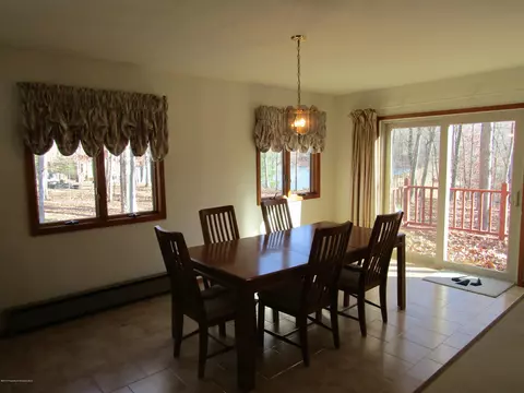 1 La Mesa Dr, Hazleton, PA 18202 photo 10