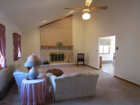 1 La Mesa Dr, Hazleton, PA 18202 photo 5
