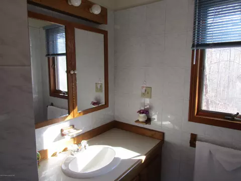 1 La Mesa Dr, Hazleton, PA 18202 photo 38