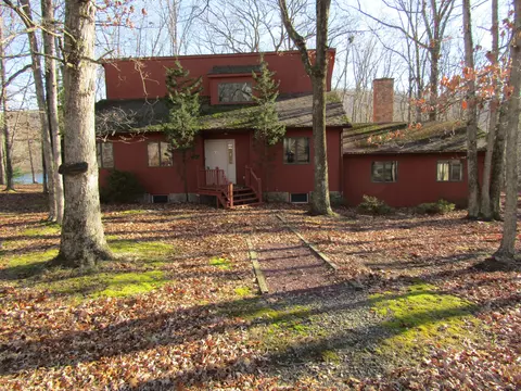 1 La Mesa Dr, Hazleton, PA 18202 photo 1