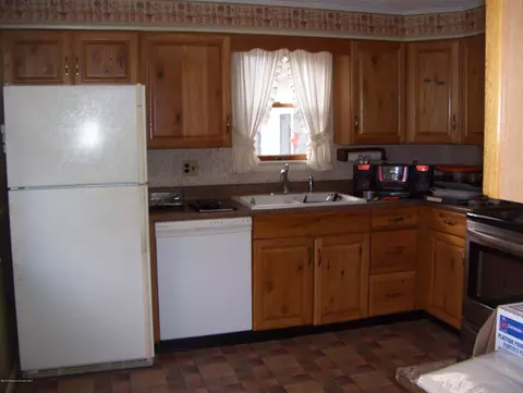 2424 Milwaukee Rd, Clarks Summit, PA 18411 photo 3