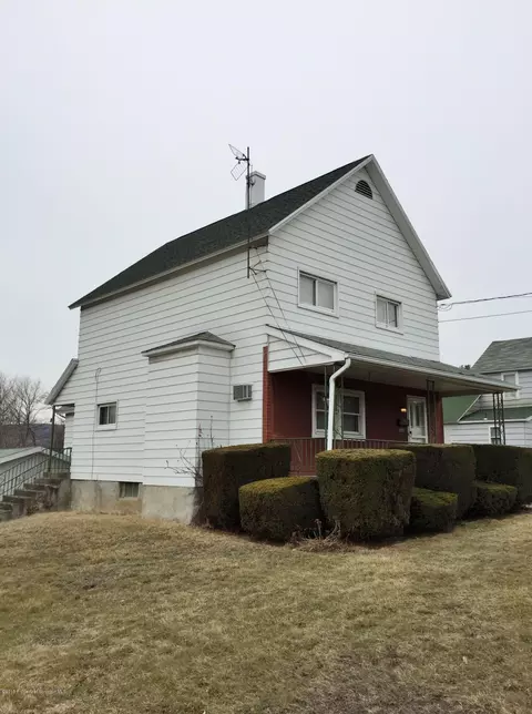 806 Moosic Rd, Old Forge, PA 18518 photo 6