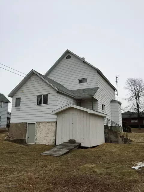 806 Moosic Rd, Old Forge, PA 18518 photo 7