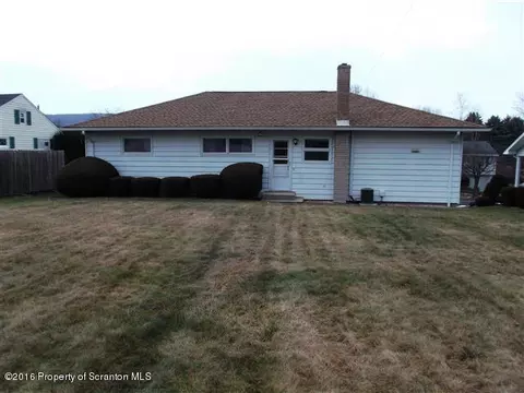 256 E Morton St, Old Forge, PA 18518 photo 2
