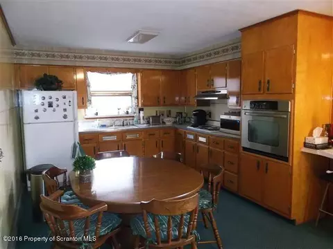 256 E Morton St, Old Forge, PA 18518 photo 5