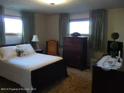 256 E Morton St, Old Forge, PA 18518 photo 6