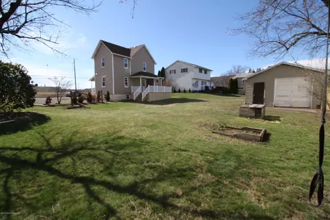 311 Railroad St, Old Forge, PA 18518 photo 9