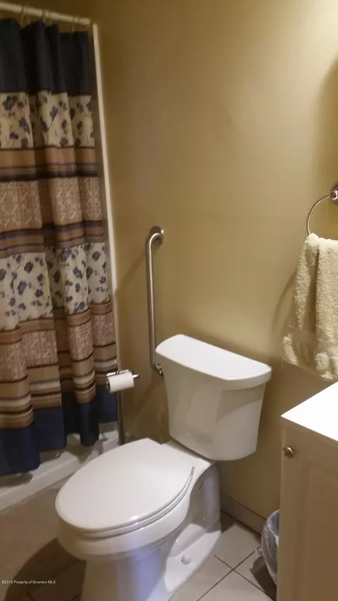 531 W Grace St, Old Forge, PA 18518 photo 7