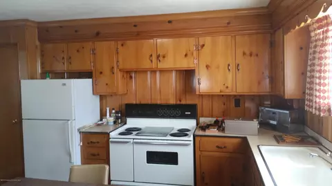 531 W Grace St, Old Forge, PA 18518 photo 12