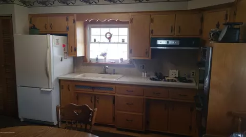 531 W Grace St, Old Forge, PA 18518 photo 22