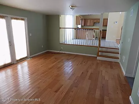 113 Ryan Dr, Moosic, PA 18507 photo 4