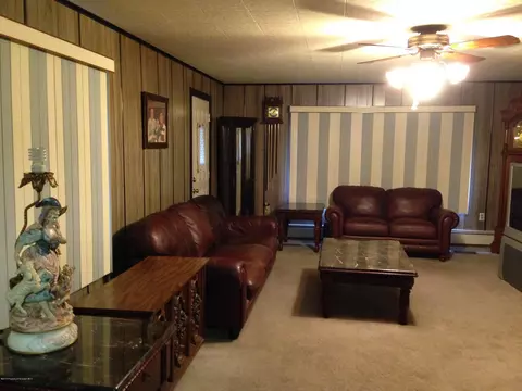 531 Edgar St, Throop, PA 18512 photo 16